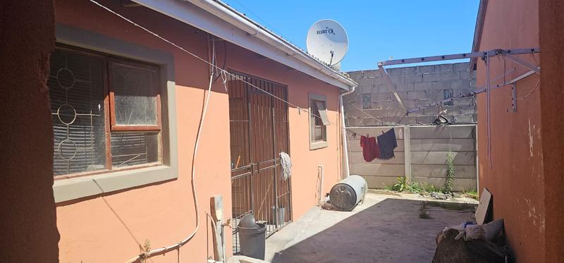 3 Bedroom Property for Sale in Browns Farm Western Cape